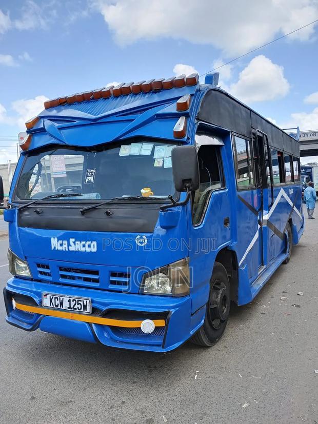 Isuzu NQR 2019 Blue - thumbnail 2