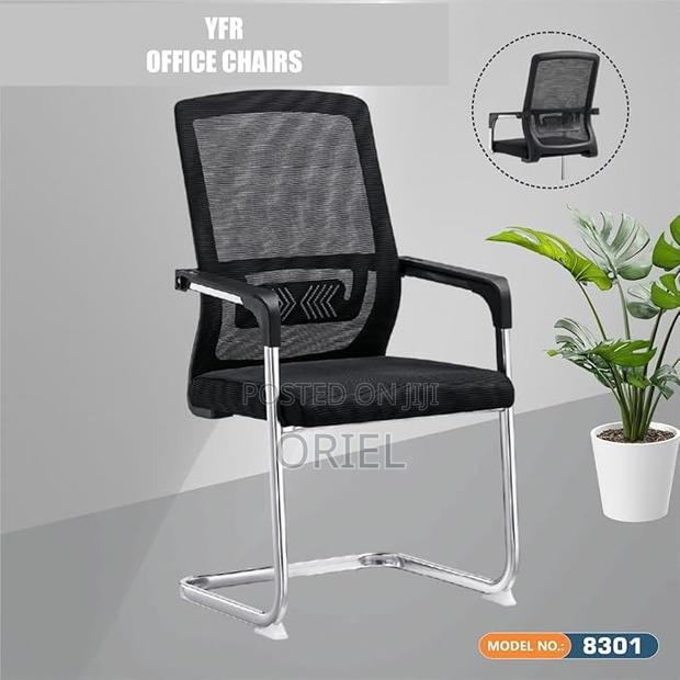 Office Chair : Black Mesh Boardroom Meeting Office Chair - thumbnail 3