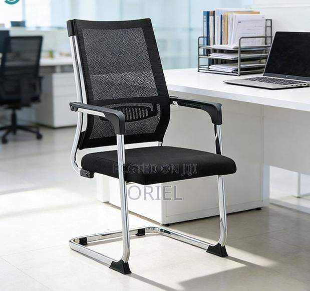 Office Chair : Black Mesh Boardroom Meeting Office Chair - thumbnail 6