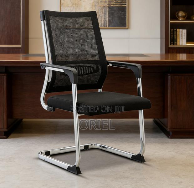 Office Chair : Black Mesh Boardroom Meeting Office Chair - thumbnail 19
