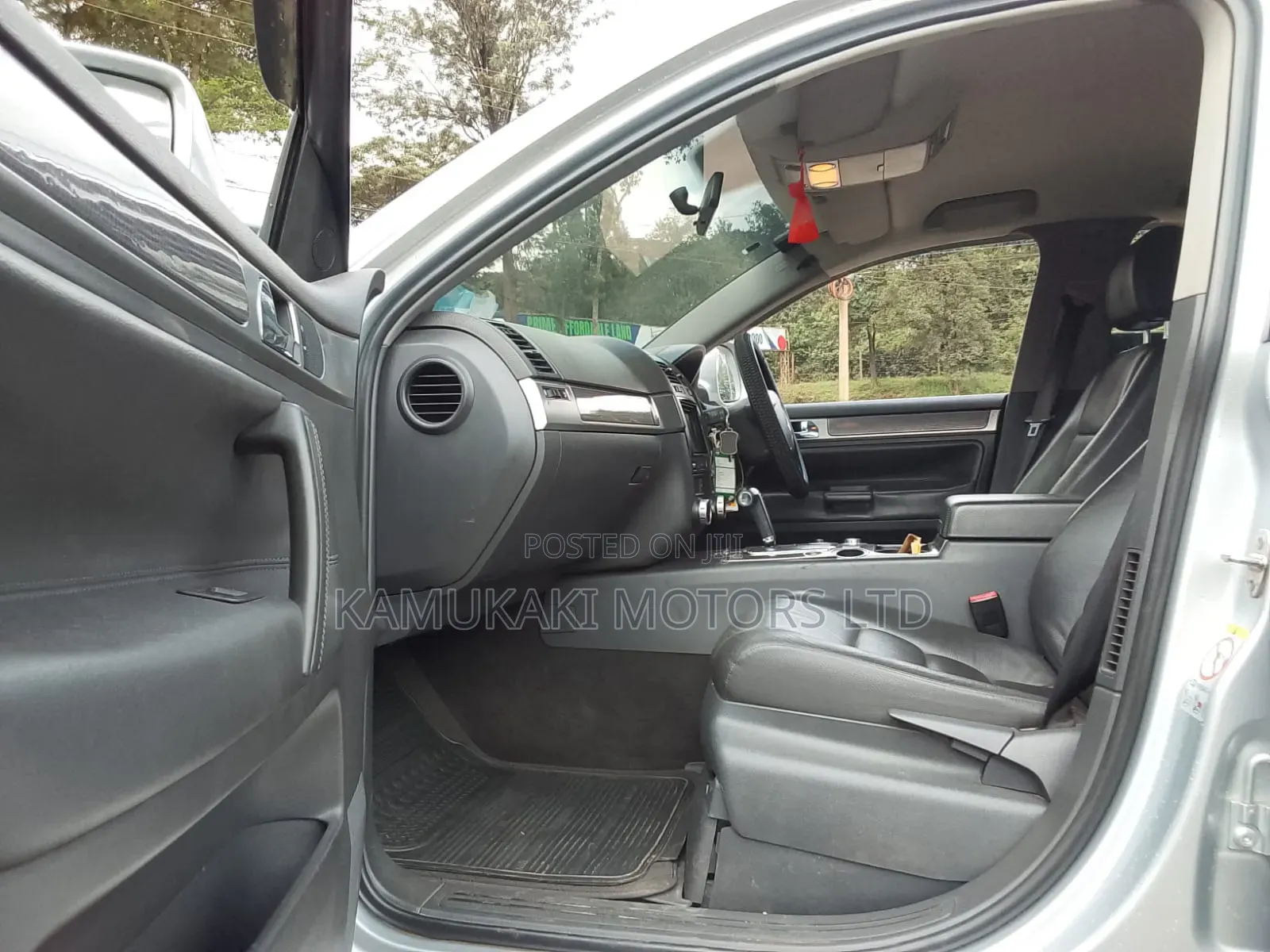 Volkswagen Touareg TDI Lux 2011 Silver