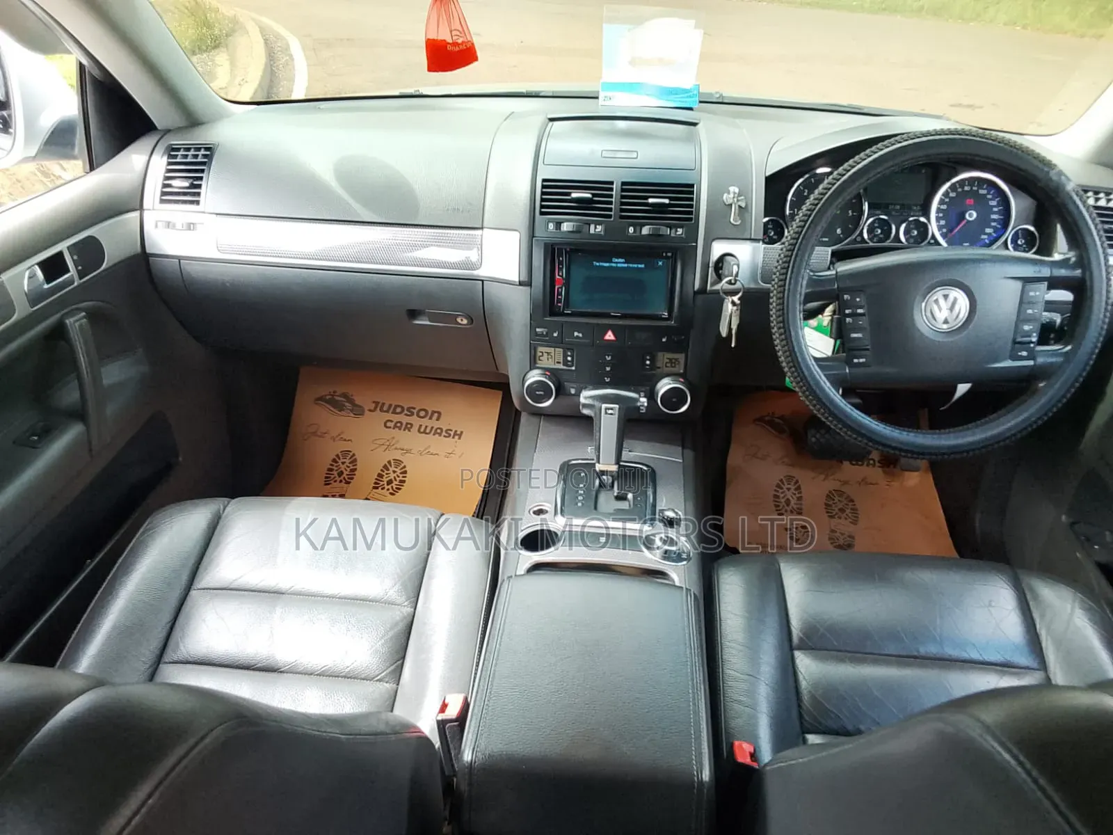 Volkswagen Touareg TDI Lux 2011 Silver