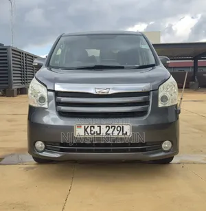 Toyota Noah 2009 Gray