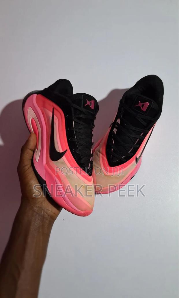 Basketball Shoes - thumbnail 3