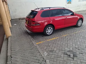 Volkswagen Golf Variant 2011 Red