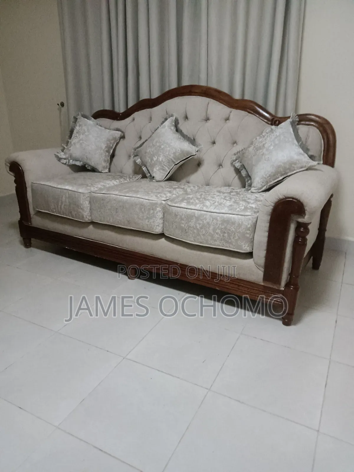 Living Room Seats