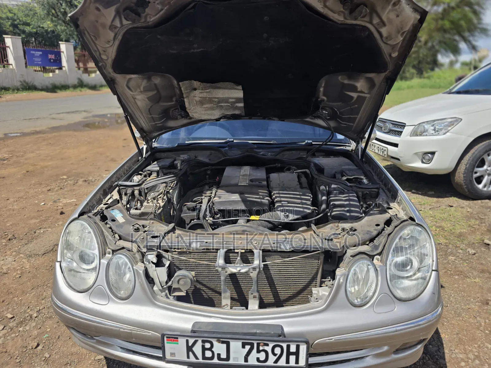 Mercedes-Benz E200 2005 Gray