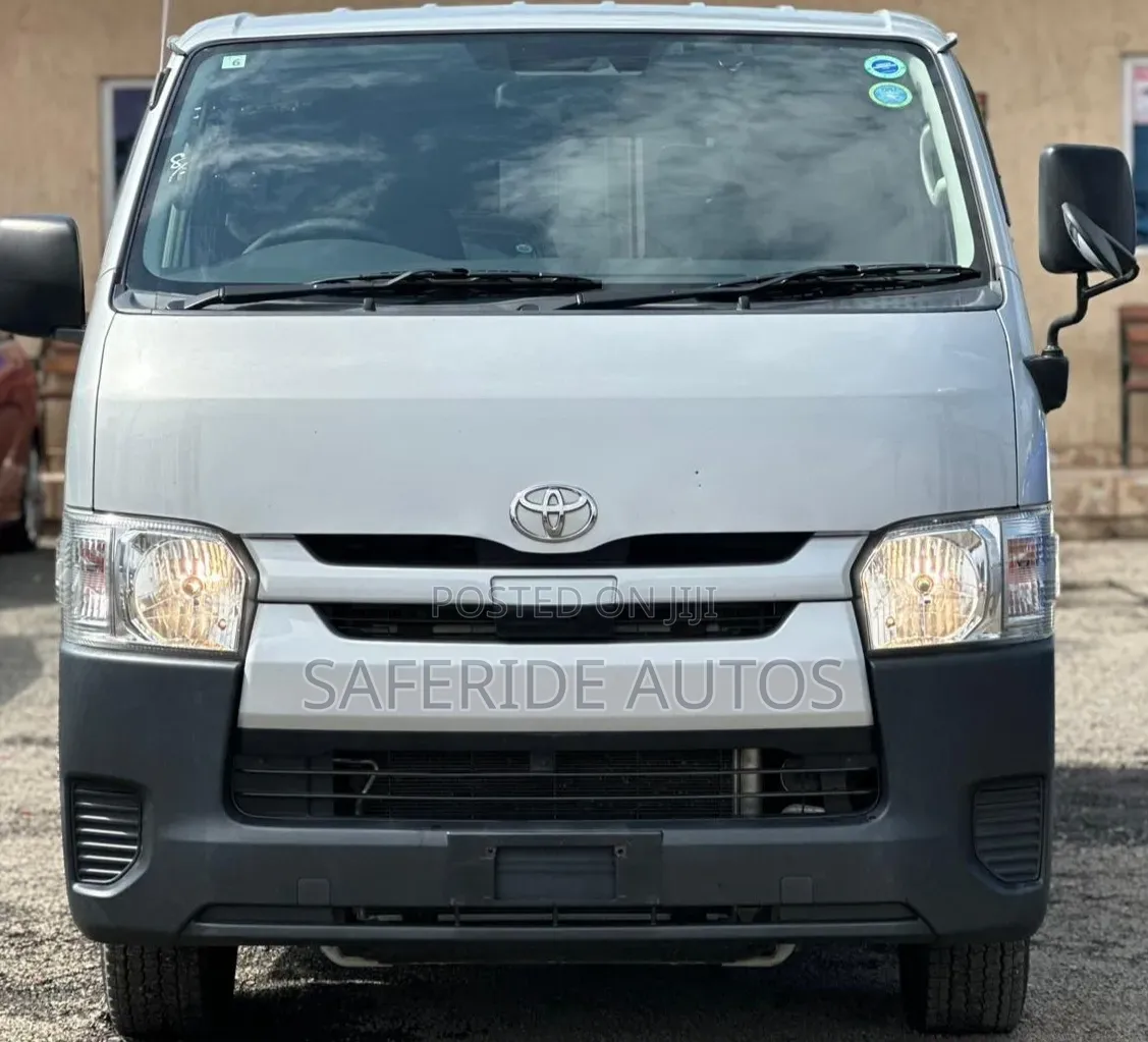 Toyota HiAce 2019 Silver