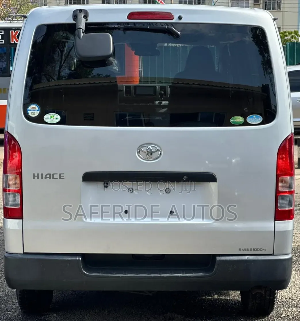 Toyota HiAce 2019 Silver