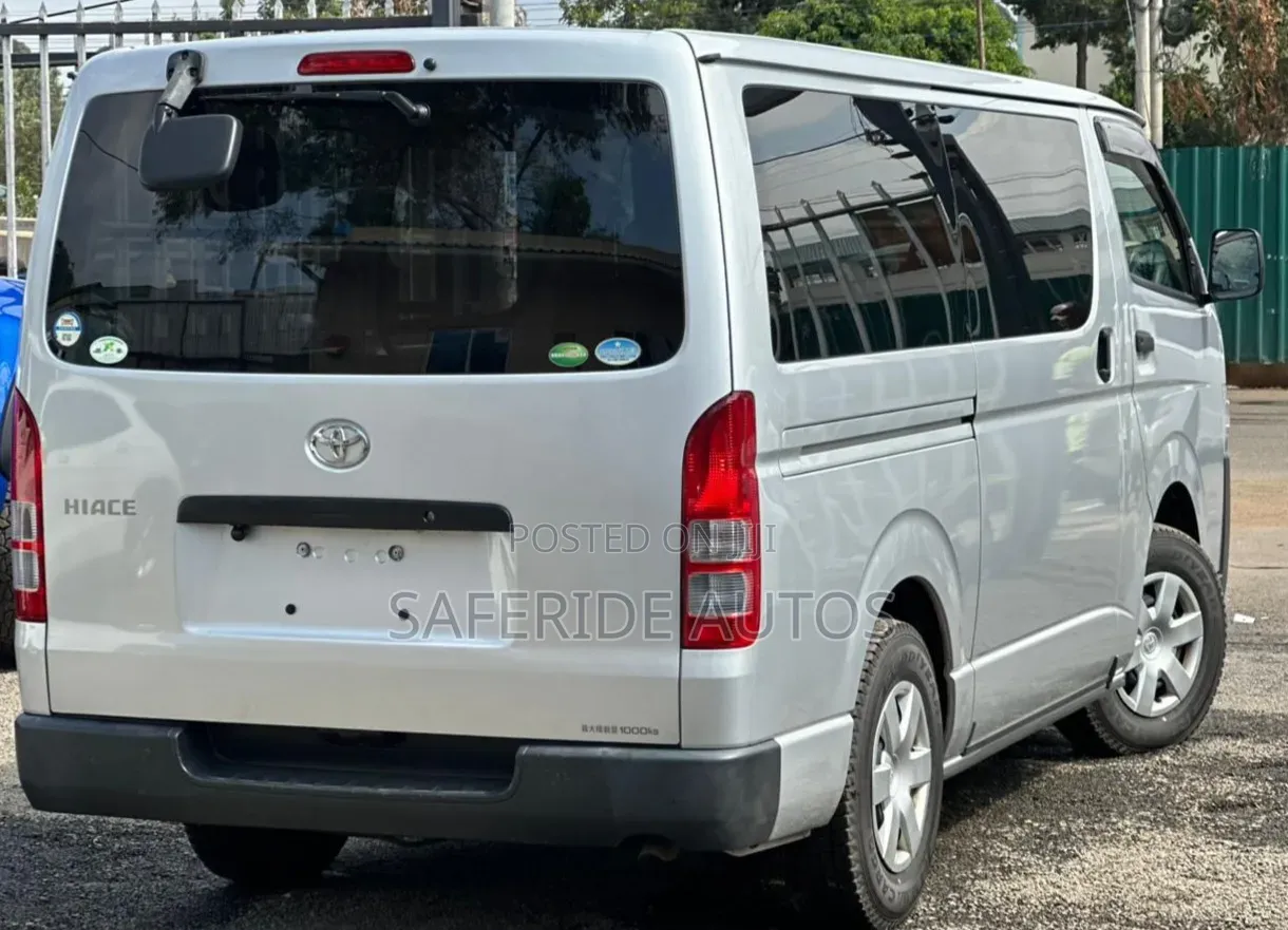 Toyota HiAce 2019 Silver