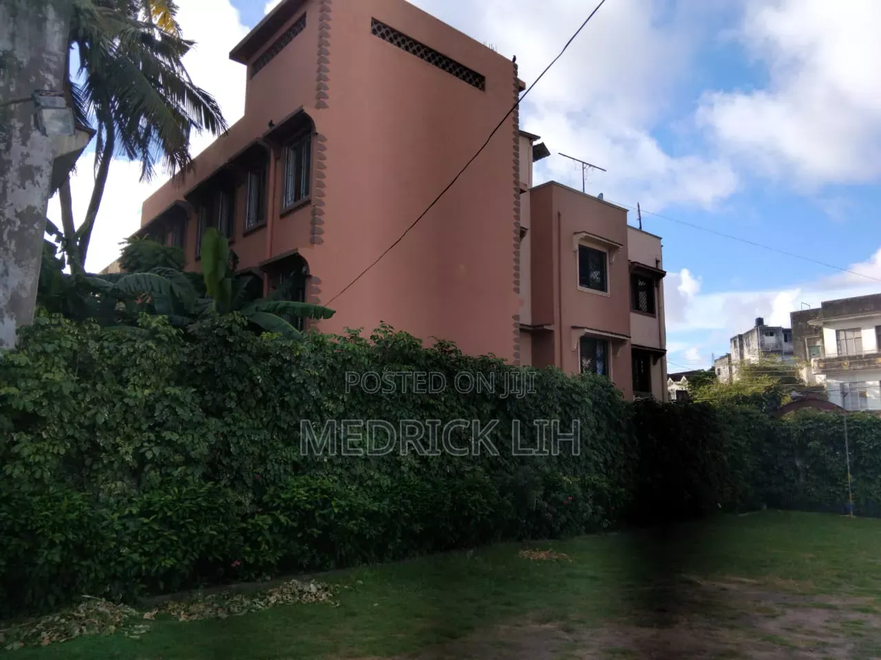 6bdrm Block of Flats in Majengo, Haile Selassie Rd for sale