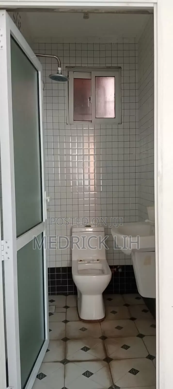 6bdrm Block of Flats in Majengo, Haile Selassie Rd for sale