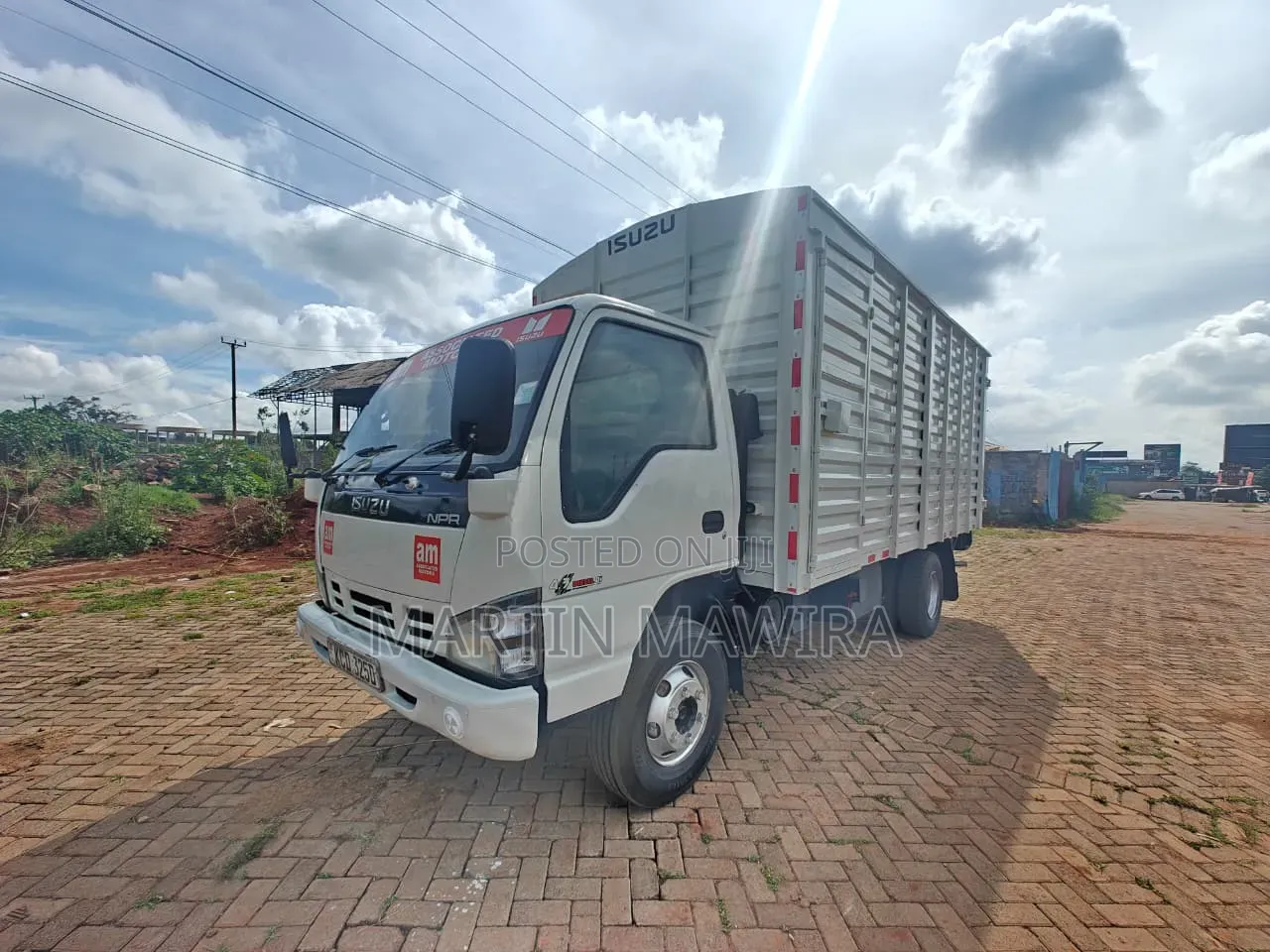 NPR Isuzu 2015