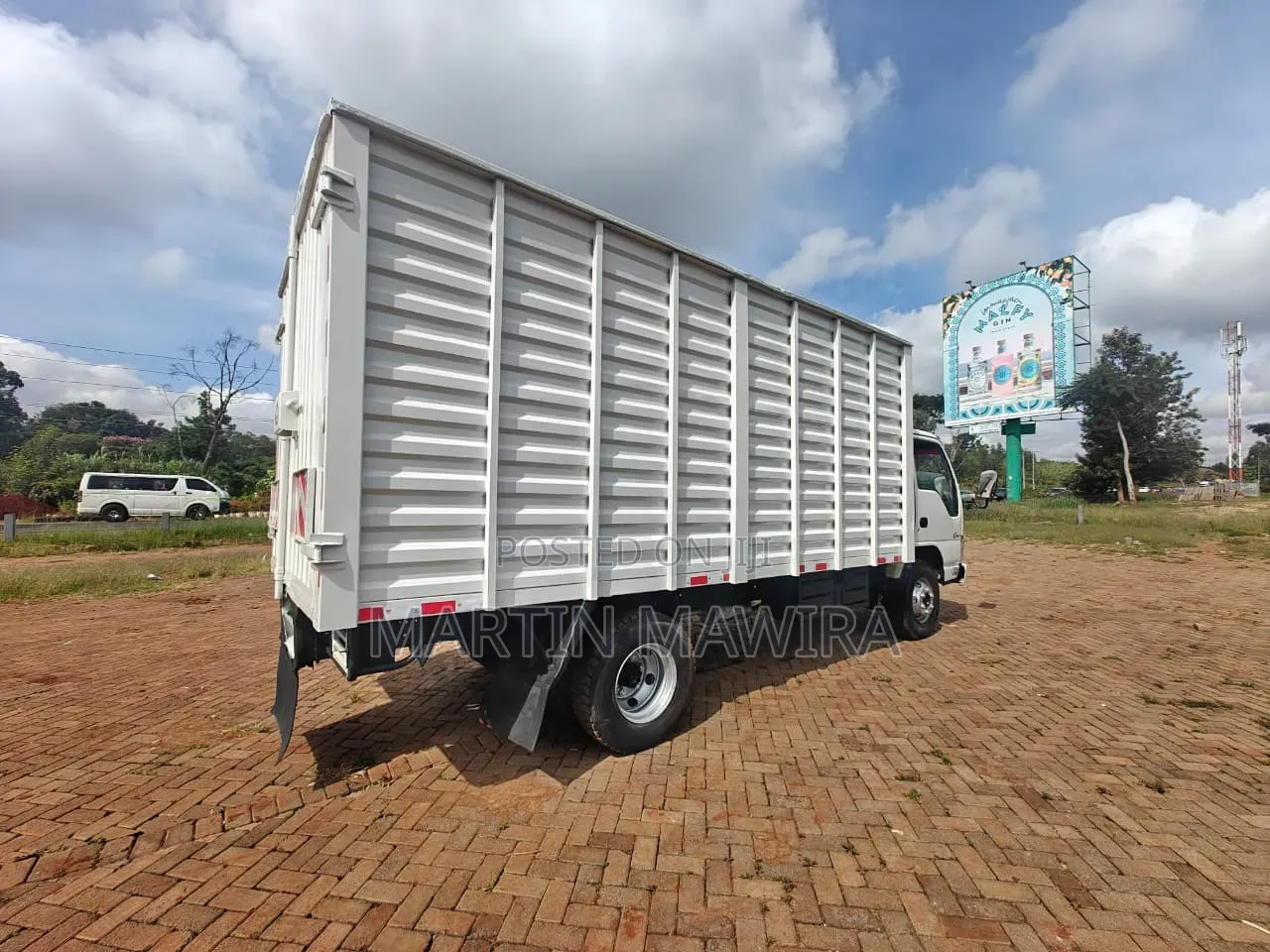 NPR Isuzu 2015