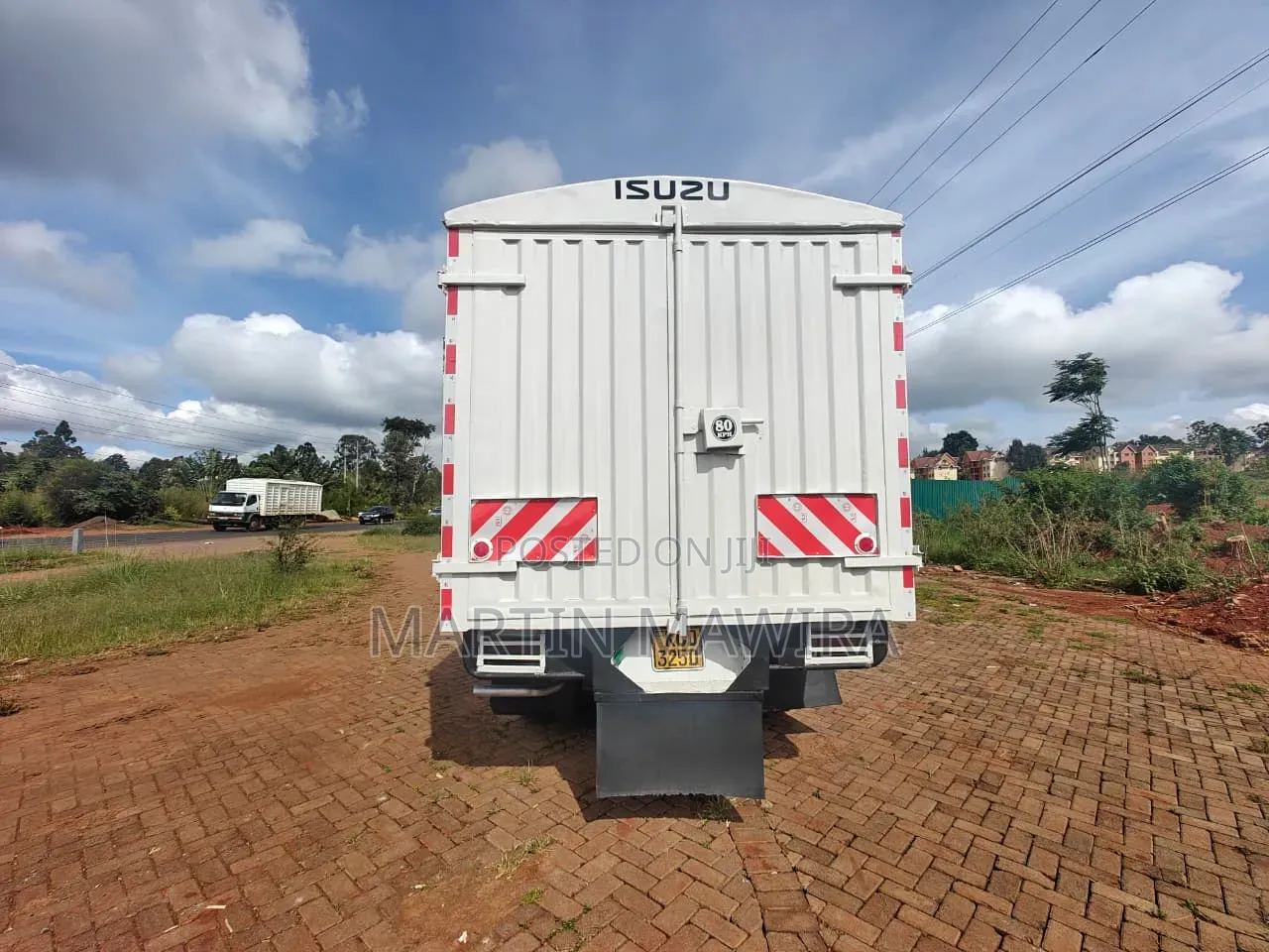 NPR Isuzu 2015
