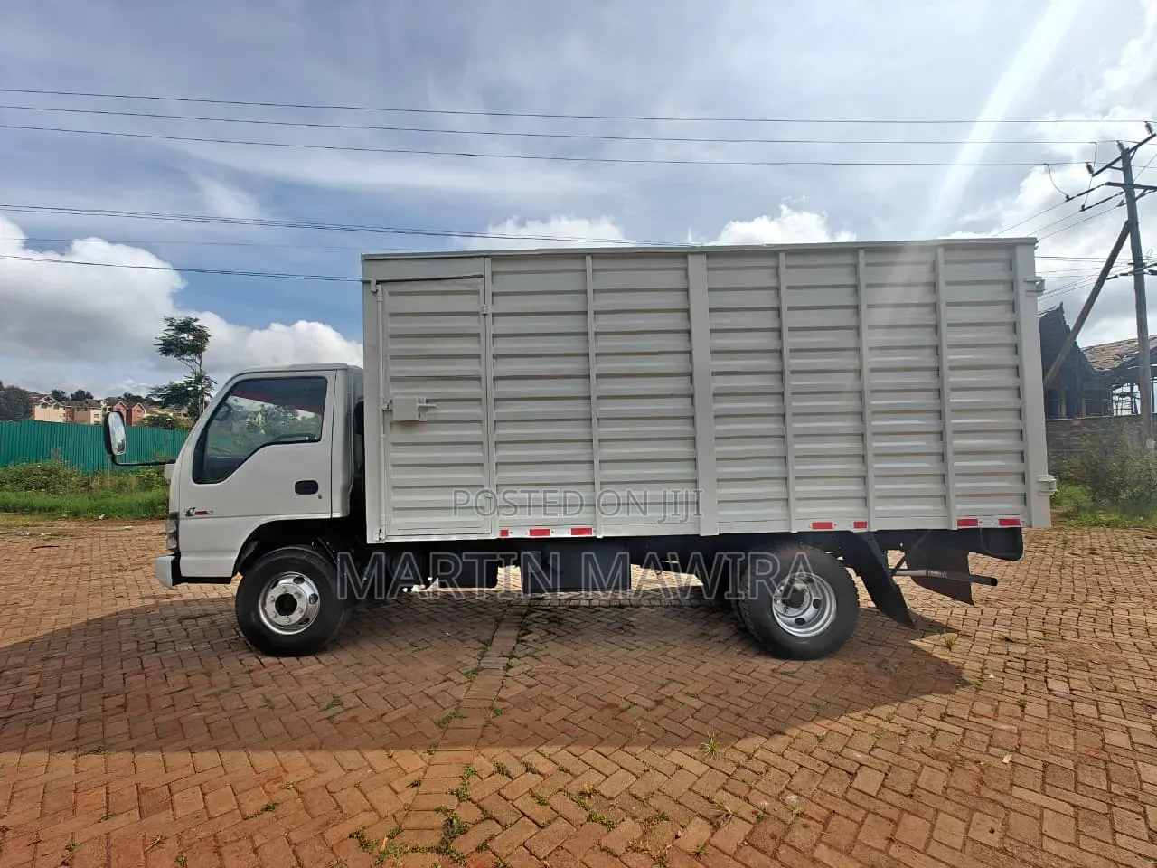 NPR Isuzu 2015