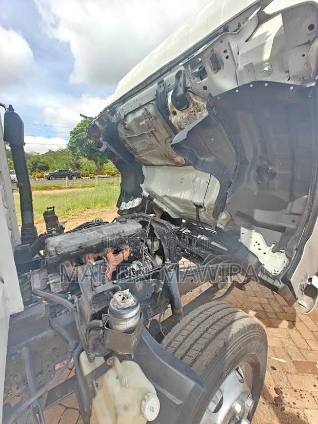 NPR Isuzu 2015 - thumbnail 12