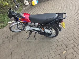 Bajaj Boxer 125 2025 Red