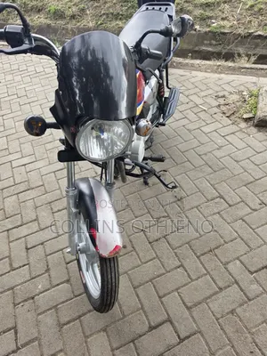 Bajaj Boxer 125 2025 Red