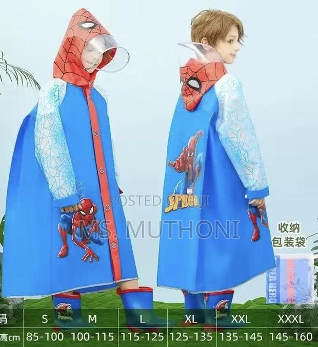 Kids' Disney Themed Poncho Raincoat With an Expandable Backpack Space - thumbnail 2