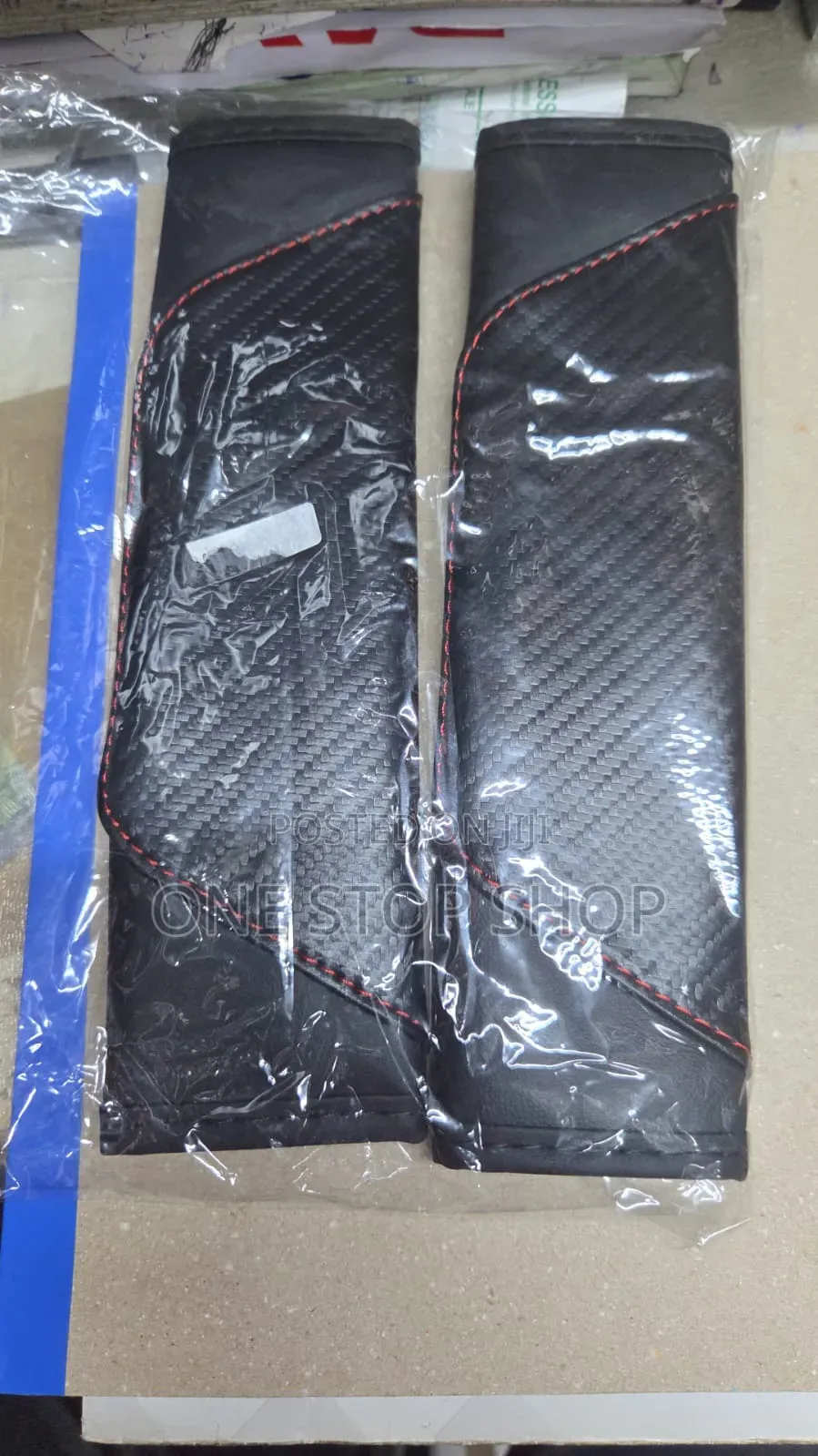 2pcs Leather Seatbelt Shoulder Pad