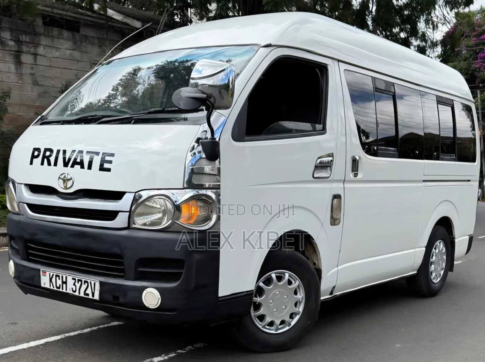 Toyota HiAce 2010 White