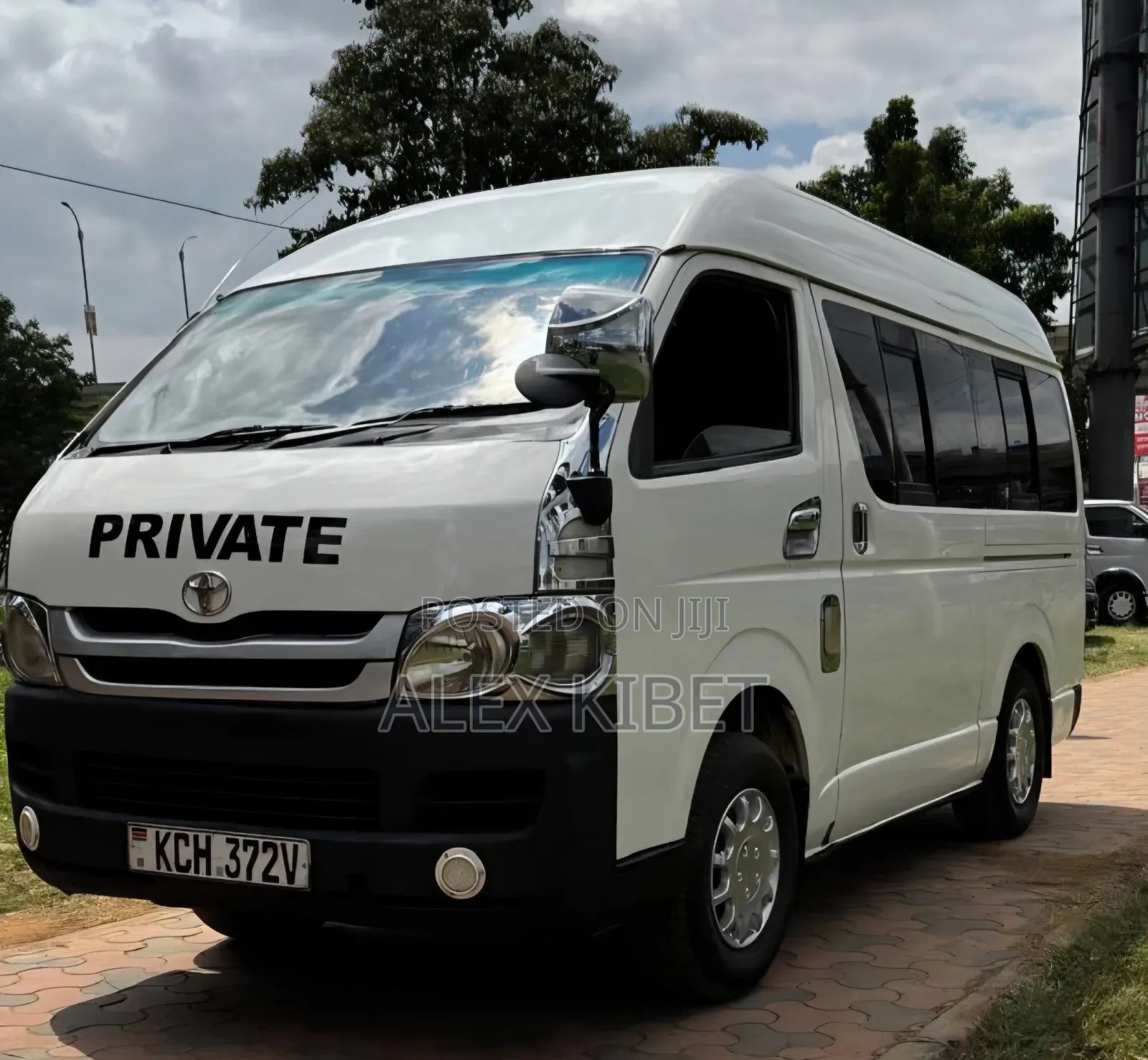 Toyota HiAce 2010 White