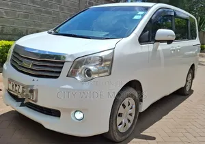 Toyota Noah 2013 White