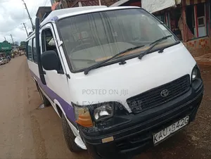 Toyota HiAce 2000 White