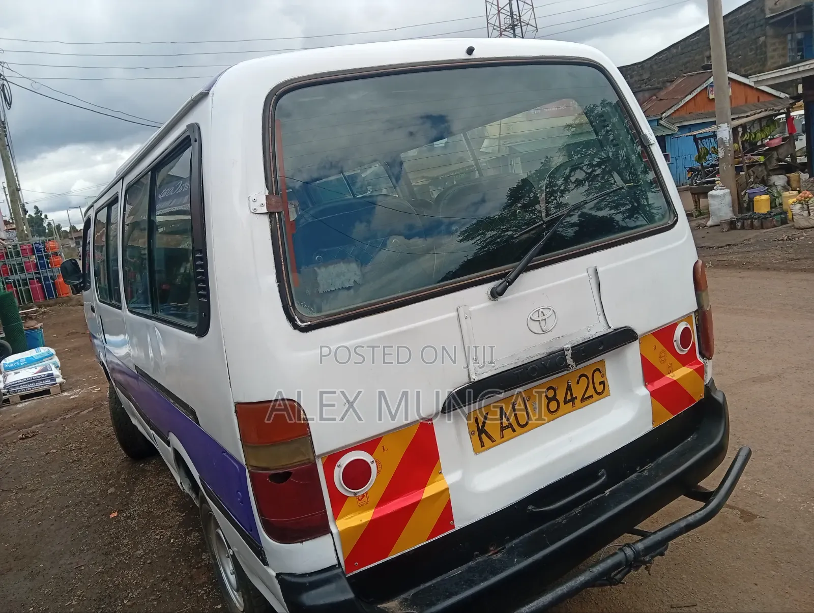 Toyota HiAce 2000 White