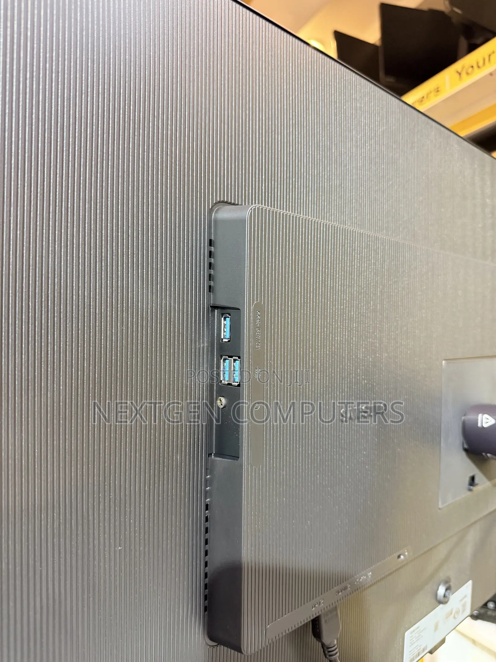 Samsung S8 Ls37d802eaexxs 37” HDR Frameless Monitor