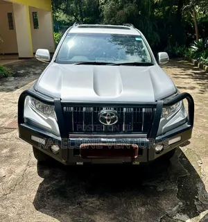 Toyota Land Cruiser Prado 2022 Silver
