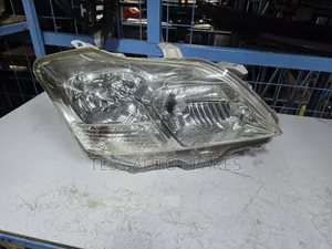 Toyota Premio 260 Xenon Headlight