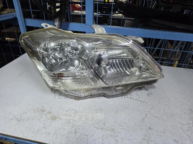 Toyota Premio 260 Xenon Headlight