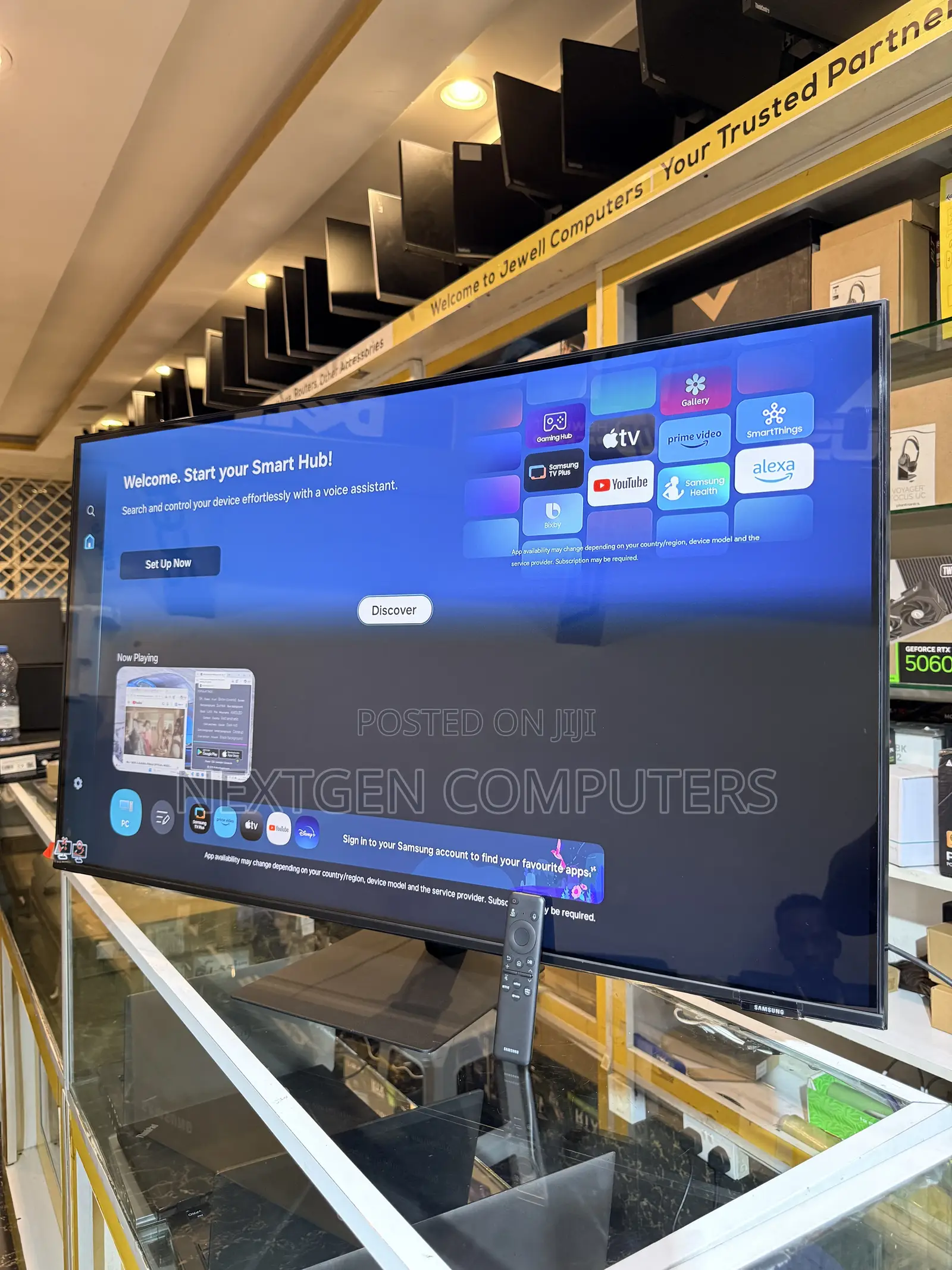 Samsung Ls43fm700umxue M7 43” Uhd Usb-C Frameless Smart Monitor