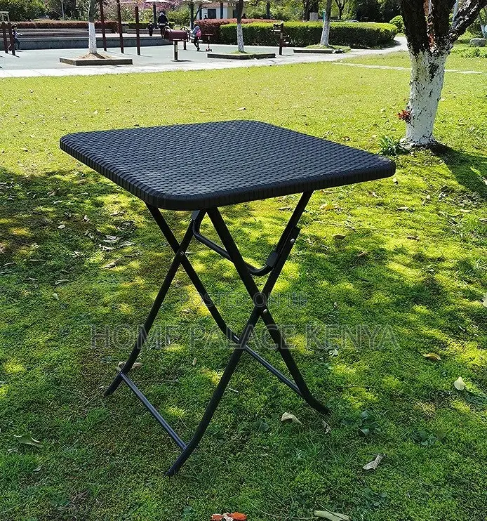 Plastic Table: Portable Plastic Rattan Style Square Foldable Table