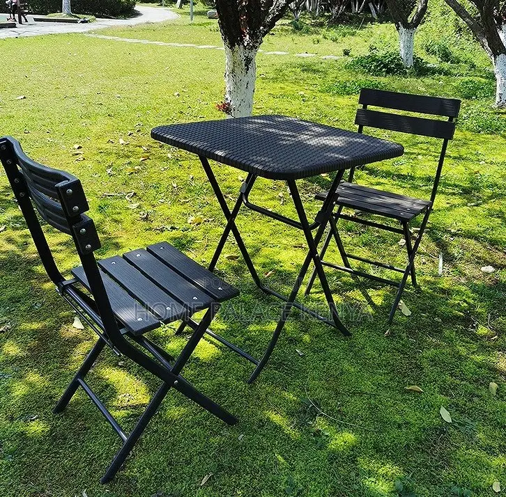 Plastic Table: Portable Plastic Rattan Style Square Foldable Table