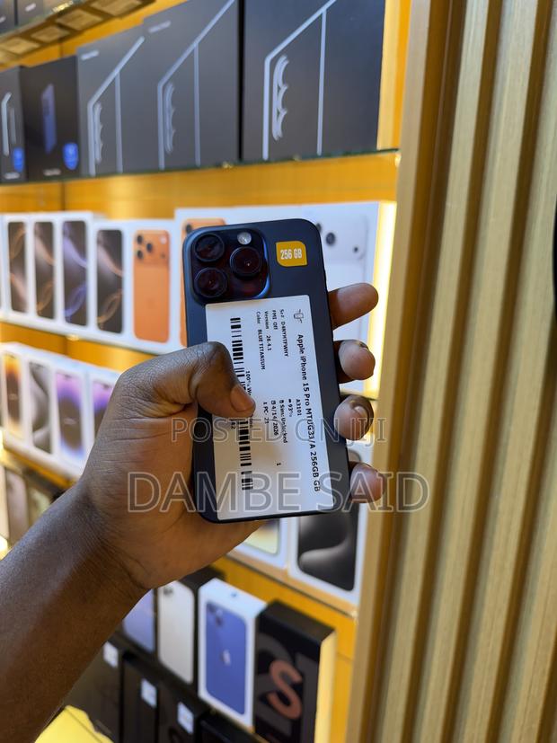 Apple iPhone 15 Pro 256 GB Blue - thumbnail 3
