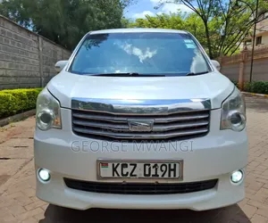 Toyota Noah 2013 White