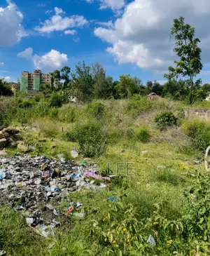 1⁄2 an Acre Land in Roysambu