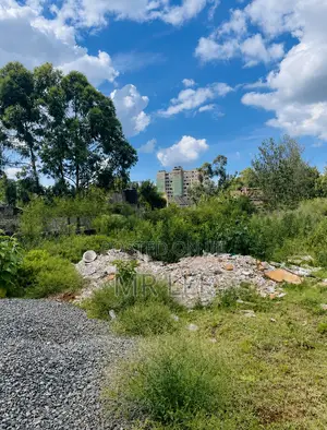 1⁄2 an Acre Land in Roysambu