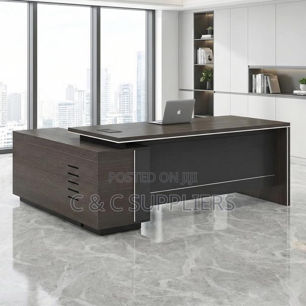 1.6 Meters Boss Office Desk