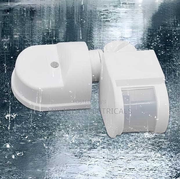 Infrared Motion Sensor: Adjustable Angle, Weatherproof