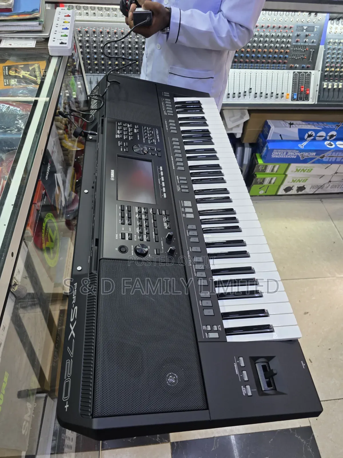 Yamaha PSR-Sx720+ Keyboard