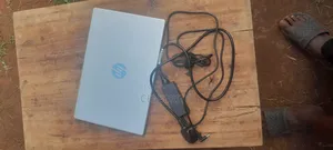 Laptop HP 14-ep0063 4GB Intel SSD 512GB