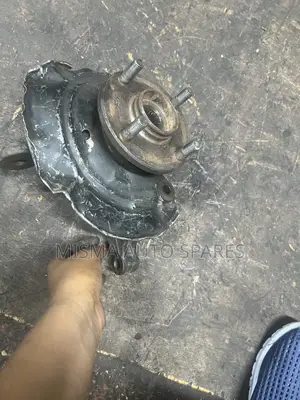 Mira Front Hub