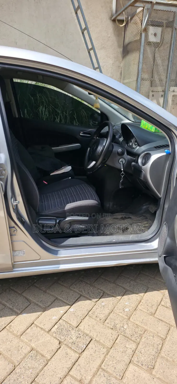 Mazda Demio 2010 Silver