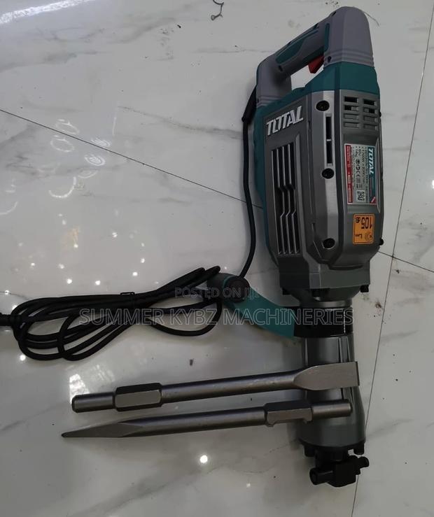 Total Demolition Breaker 1700w / Jack Hammer