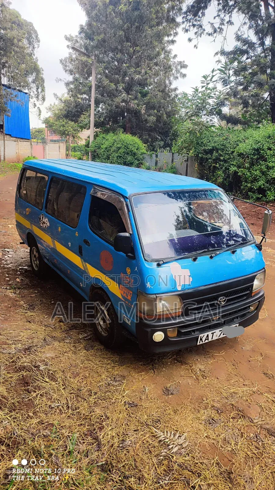 Toyota HiAce 1998 Blue