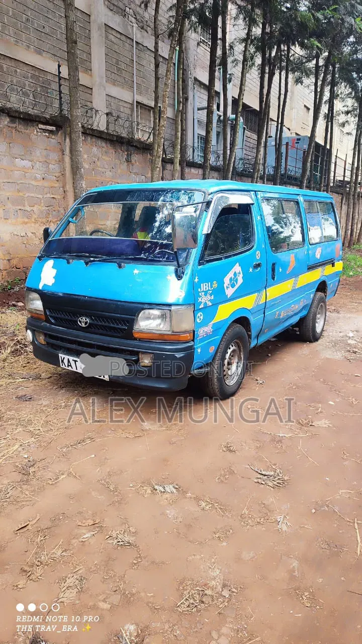 Toyota HiAce 1998 Blue